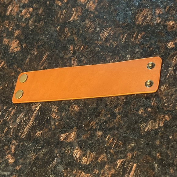 Vegan Tan Handmade Leather Bracelet with Gold Hardware - Picture 4 of 8